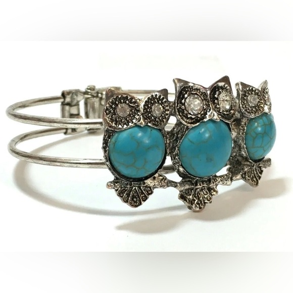 Jewelry - Womens Silver Tone Faux Turquoise Owl Cuff Bracelet Unmarked Rhinestone Accents